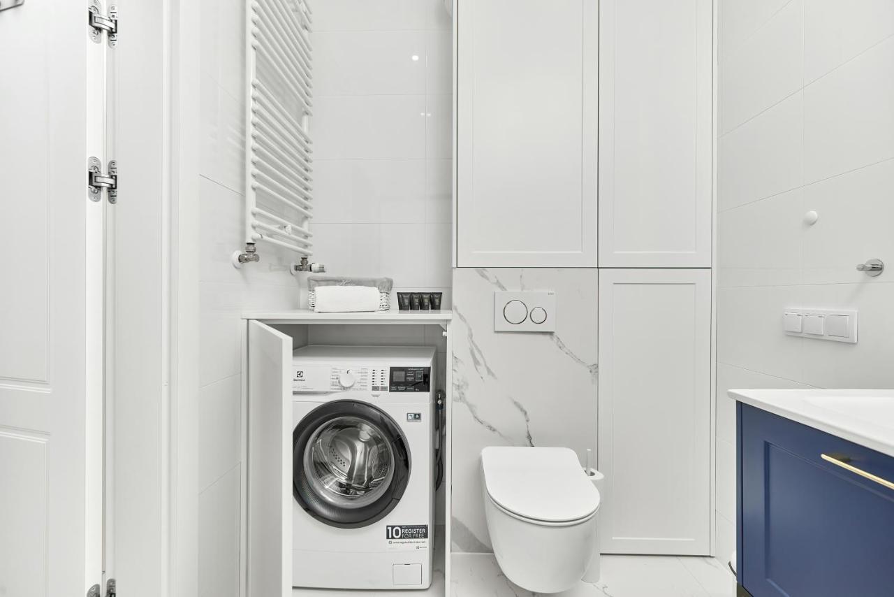 Exclusive Apartments Gwiazdzista With Free Garage Wroclaw By Noclegi Renters Exterior photo