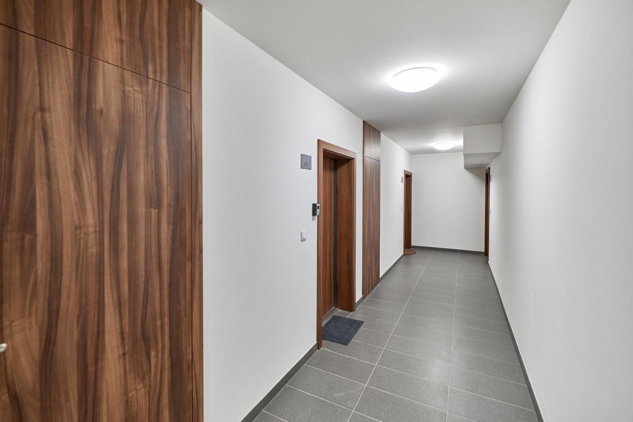 Exclusive Apartments Gwiazdzista With Free Garage Wroclaw By Noclegi Renters Exterior photo