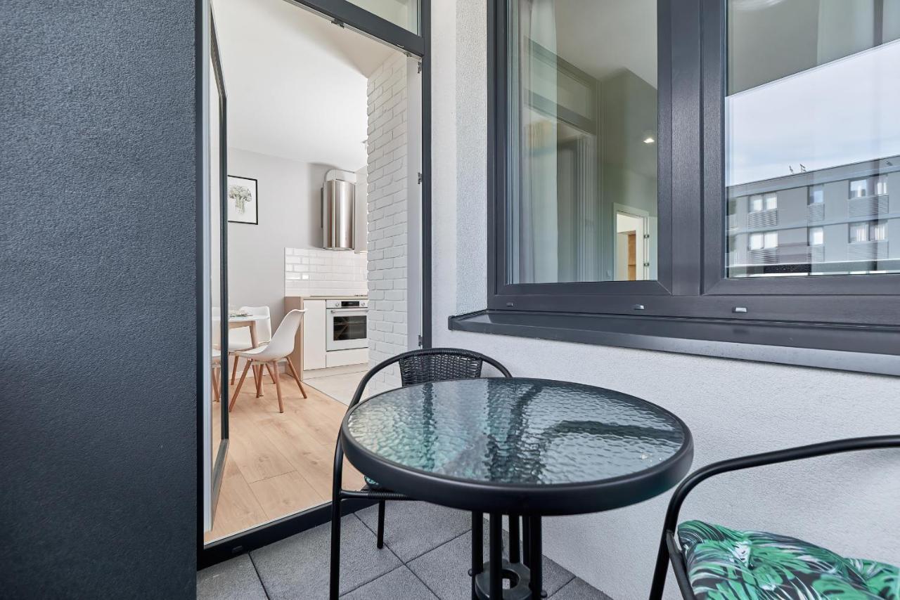 Exclusive Apartments Gwiazdzista With Free Garage Wroclaw By Noclegi Renters Exterior photo