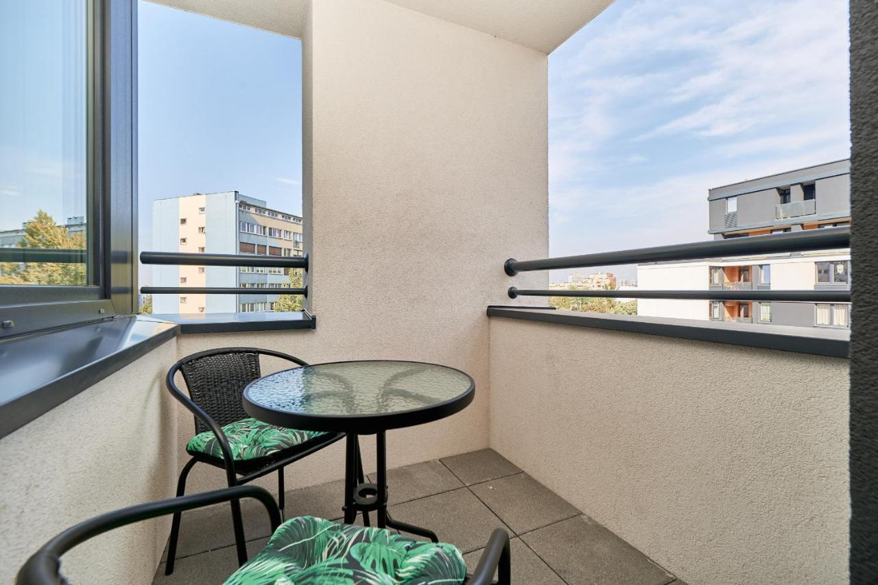 Exclusive Apartments Gwiazdzista With Free Garage Wroclaw By Noclegi Renters Exterior photo