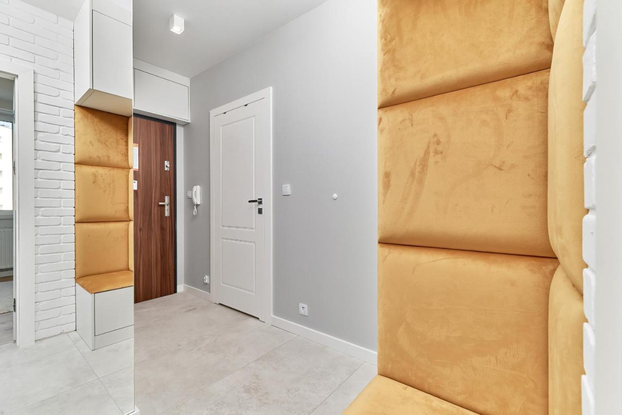 Exclusive Apartments Gwiazdzista With Free Garage Wroclaw By Noclegi Renters Exterior photo